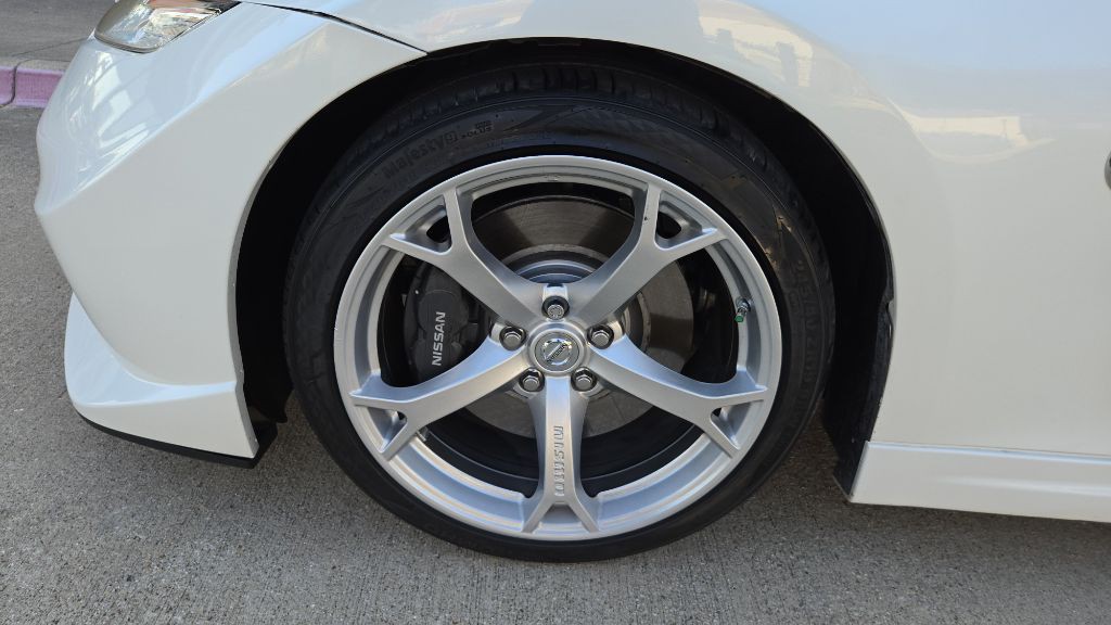 2012 Nissan 370Z Image 16