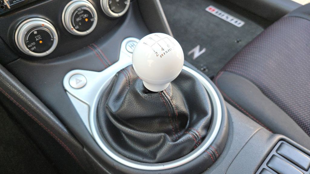 2012 Nissan 370Z Image 28