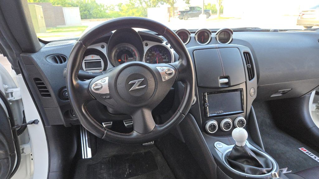 2012 Nissan 370Z Image 29