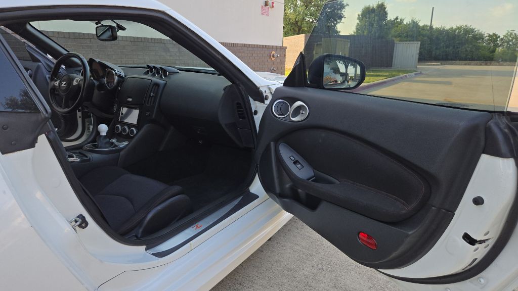 2012 Nissan 370Z Image 41