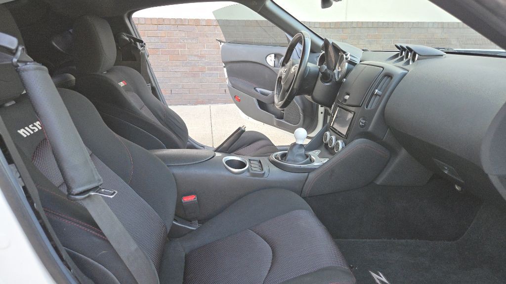 2012 Nissan 370Z Image 43