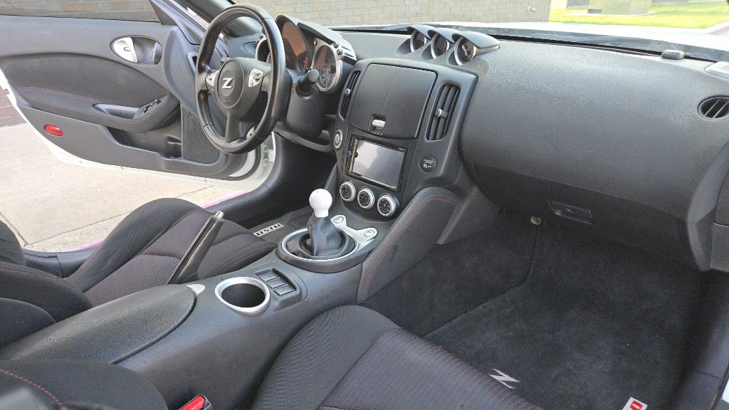 2012 Nissan 370Z Image 46