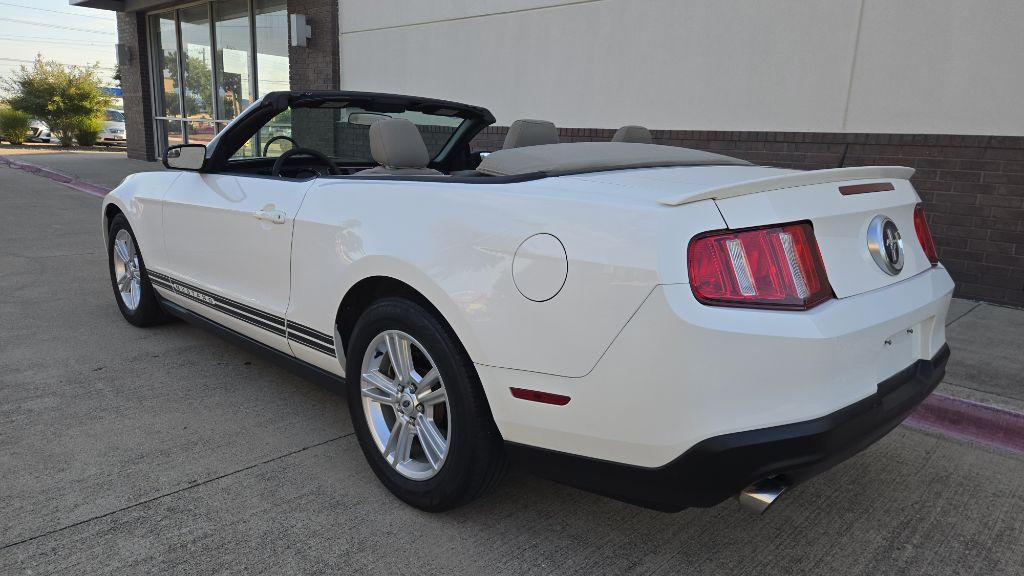2011 Ford Mustang Image 6