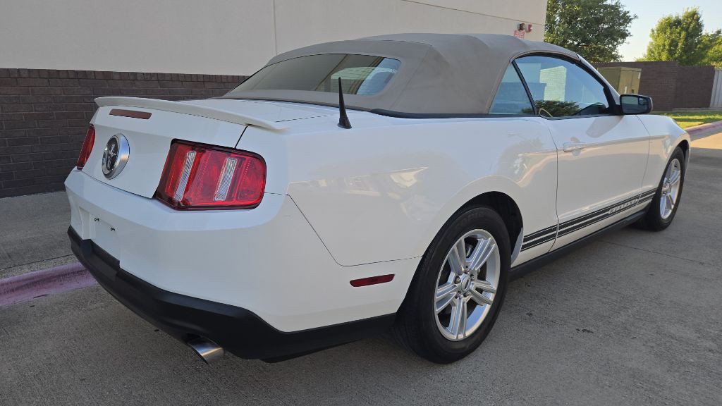 2011 Ford Mustang Image 7
