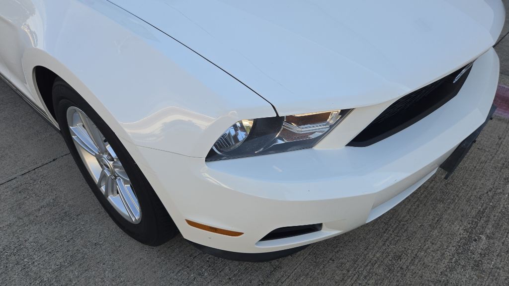 2011 Ford Mustang Image 13