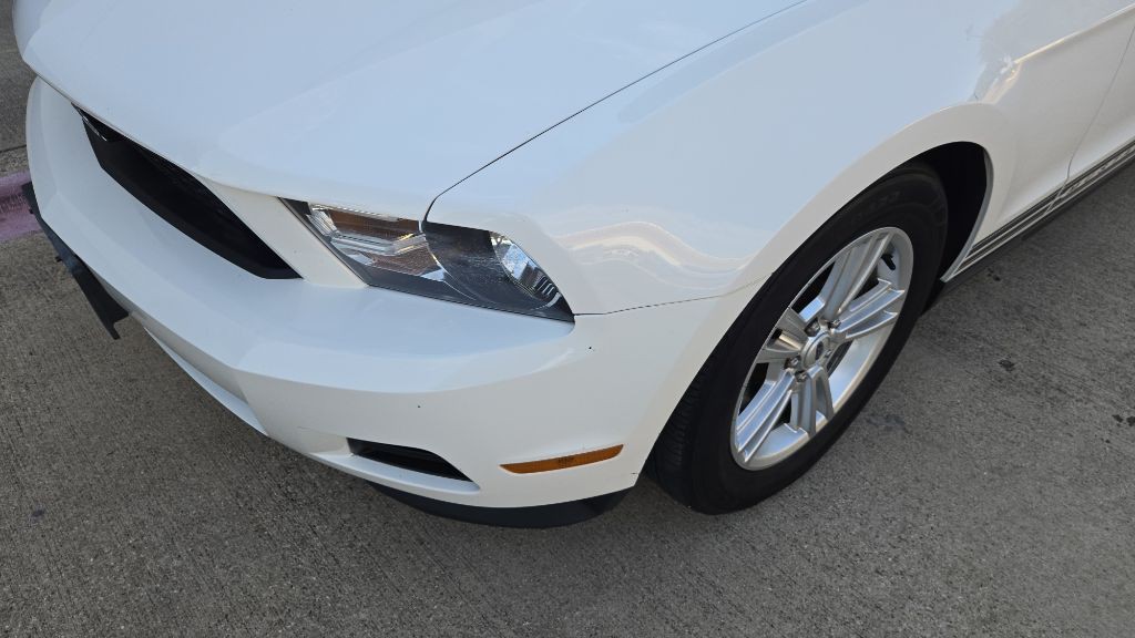2011 Ford Mustang Image 16