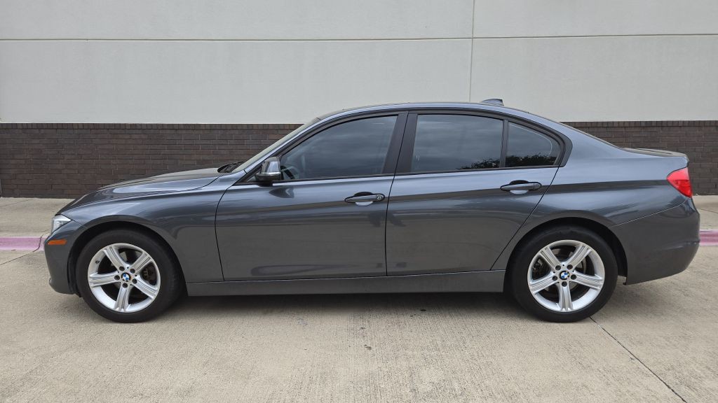 2012 BMW 3 Series Image 3
