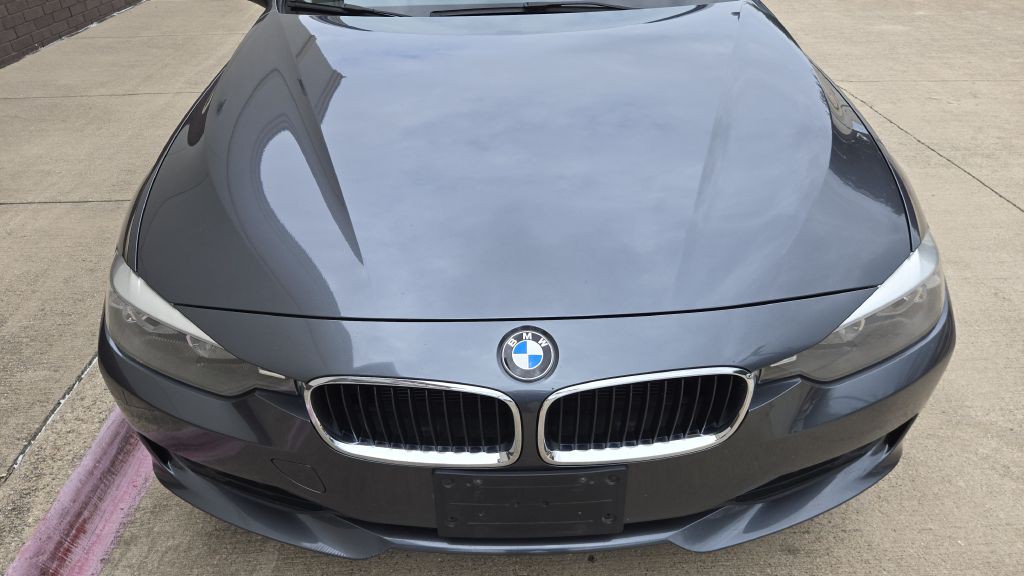 2012 BMW 3 Series Image 11