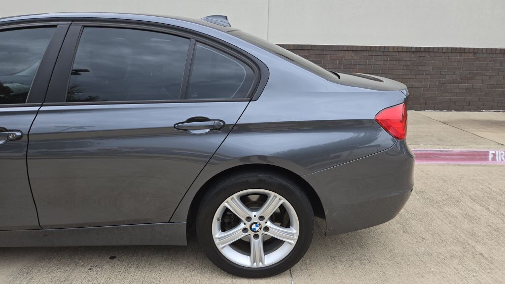 2012 BMW 3 Series Image 14