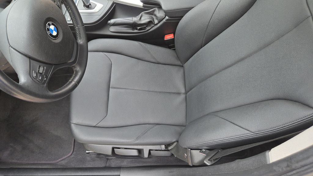 2012 BMW 3 Series Image 22