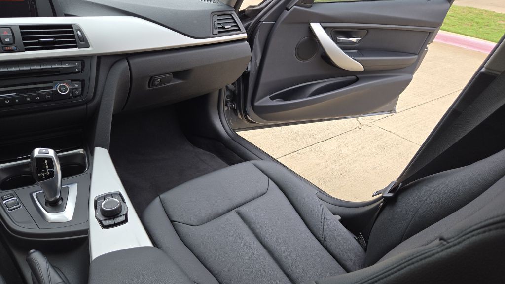 2012 BMW 3 Series Image 41