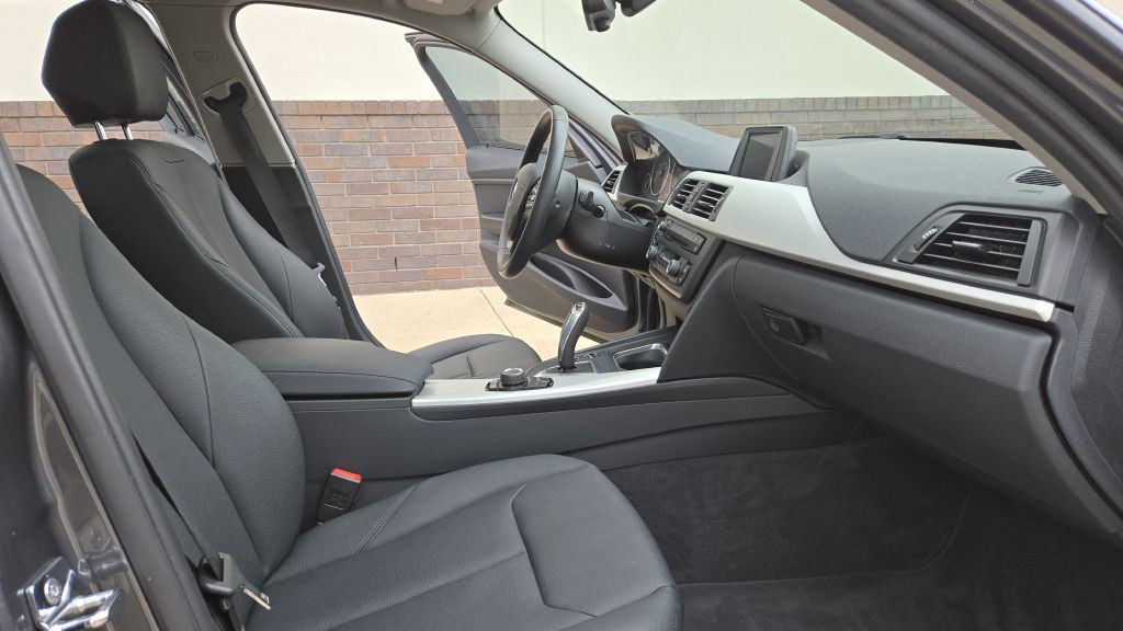 2012 BMW 3 Series Image 47