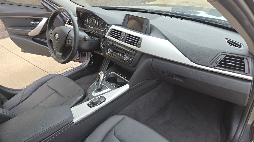 2012 BMW 3 Series Image 48