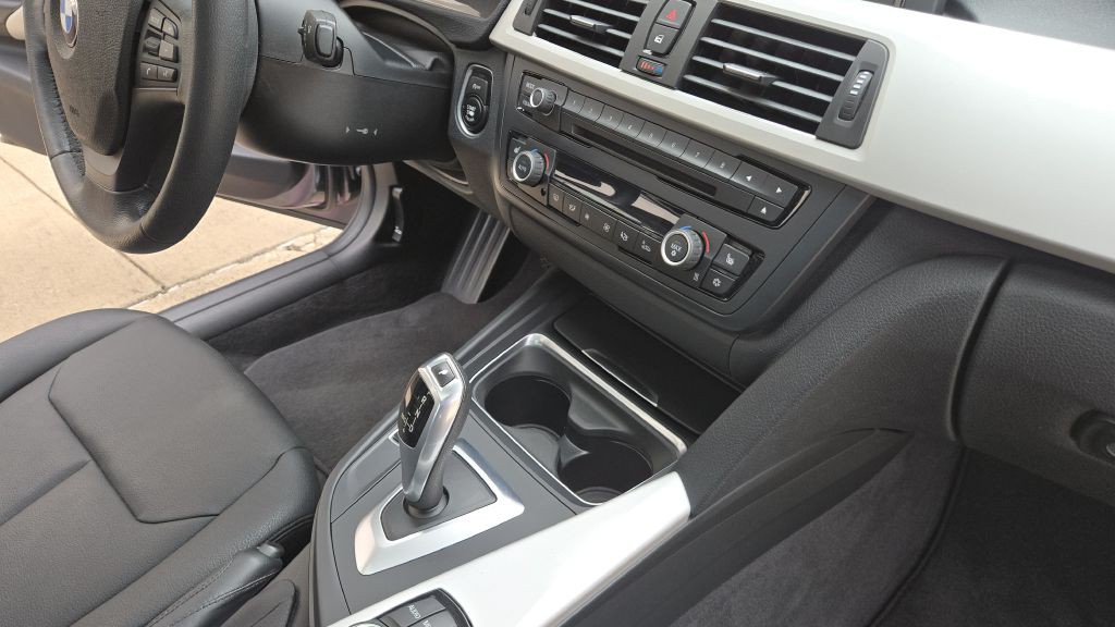 2012 BMW 3 Series Image 49