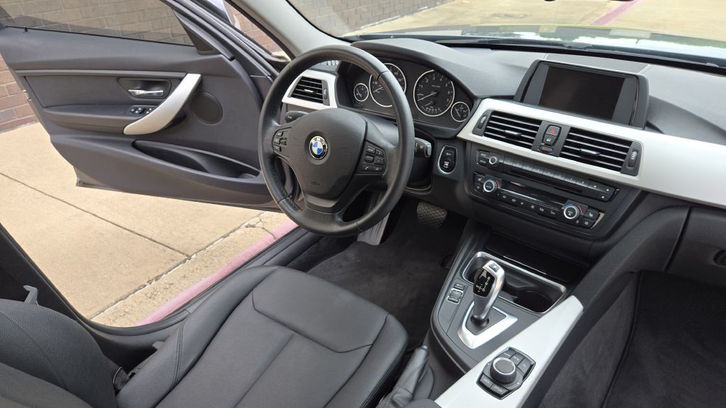 2012 BMW 3 Series Image 50