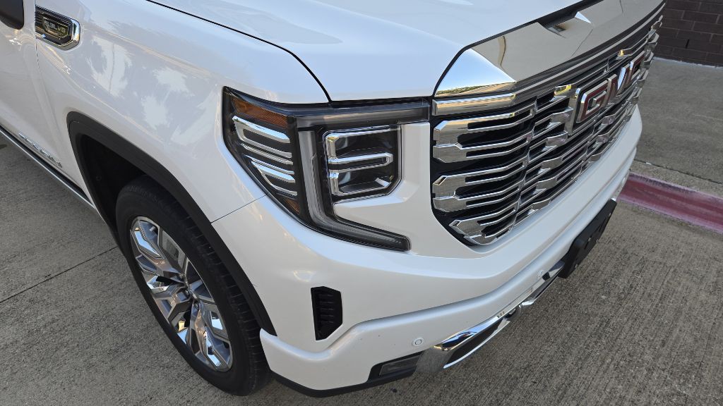 2023 GMC Sierra Image 16