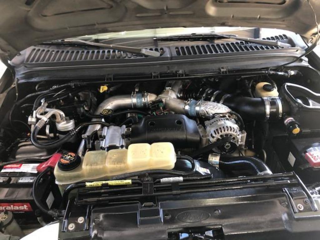 2000 Ford Excursion Image 16