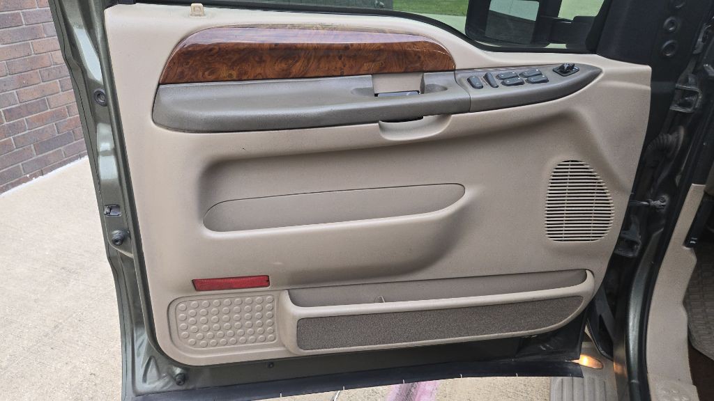2000 Ford Excursion Image 30