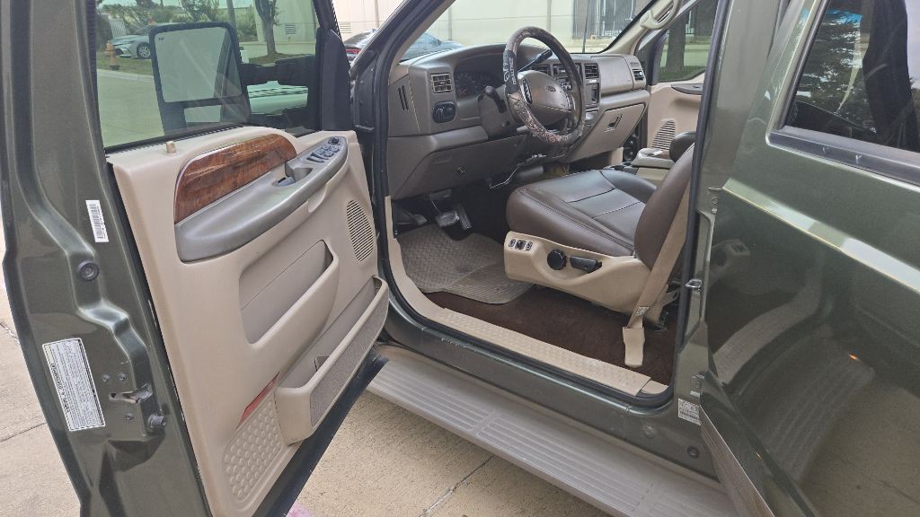 2000 Ford Excursion Image 29