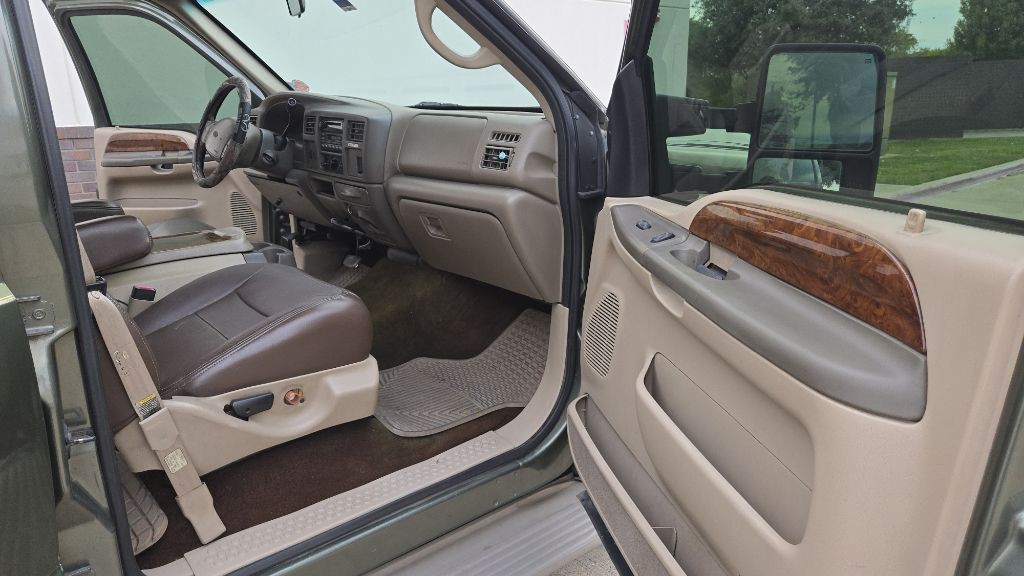 2000 Ford Excursion Image 42