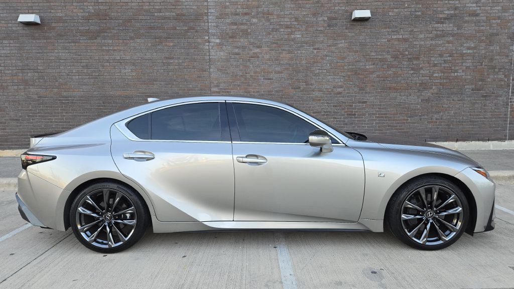 2023 Lexus IS Image 2