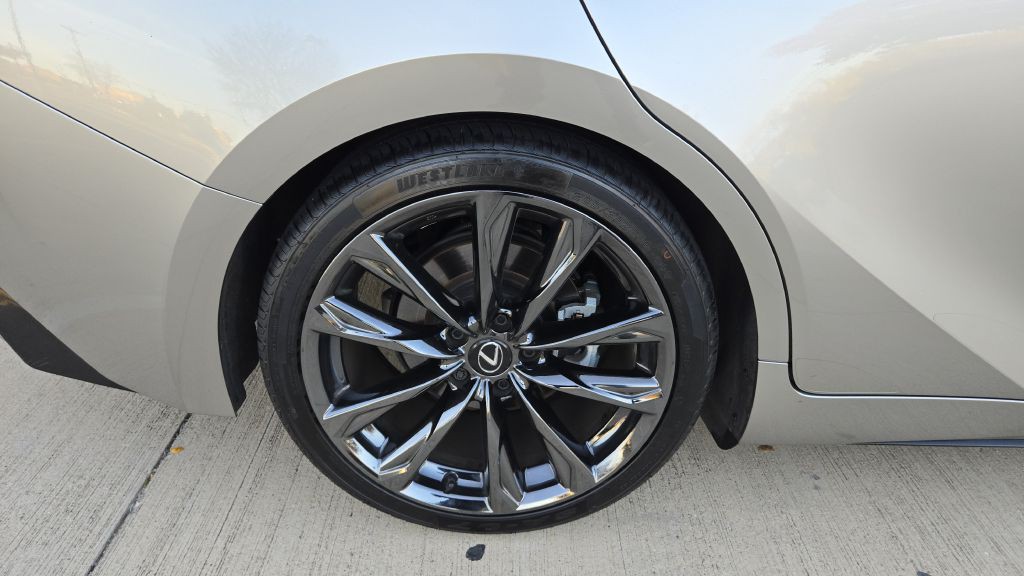 2023 Lexus IS Image 11