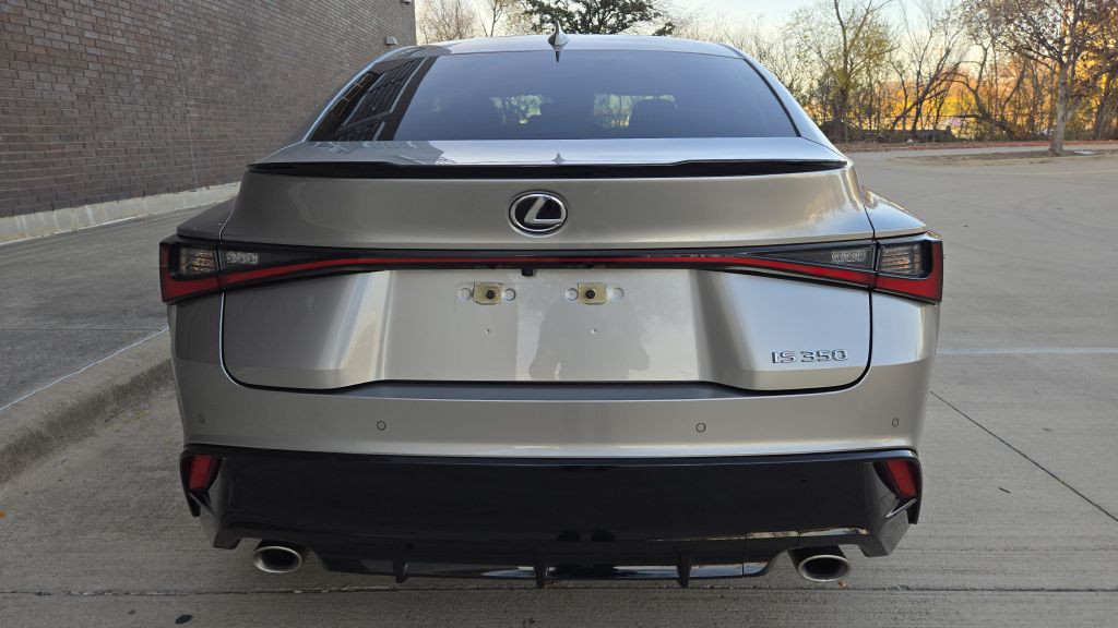 2023 Lexus IS Image 22