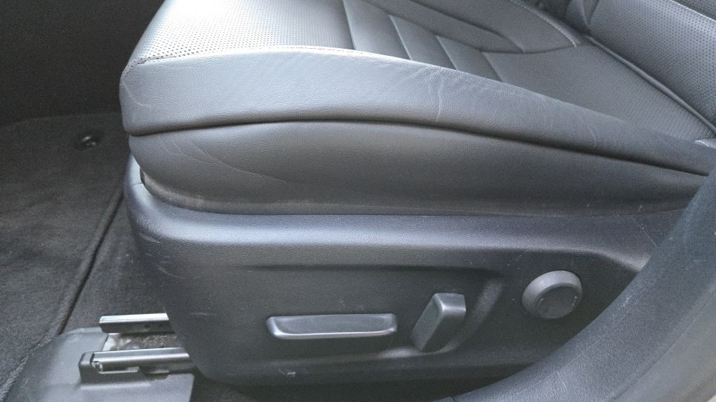 2023 Lexus IS Image 32