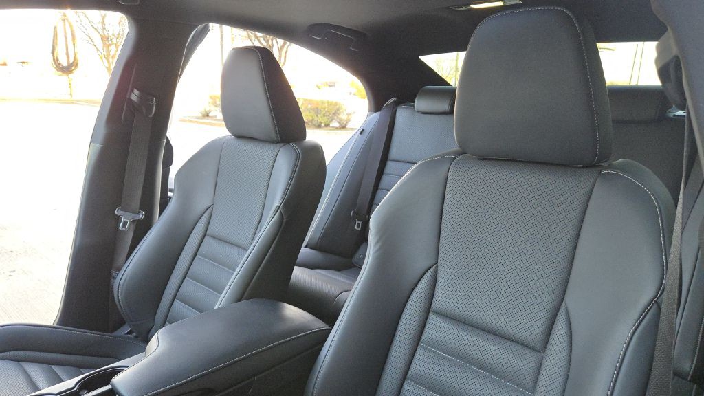 2023 Lexus IS Image 33