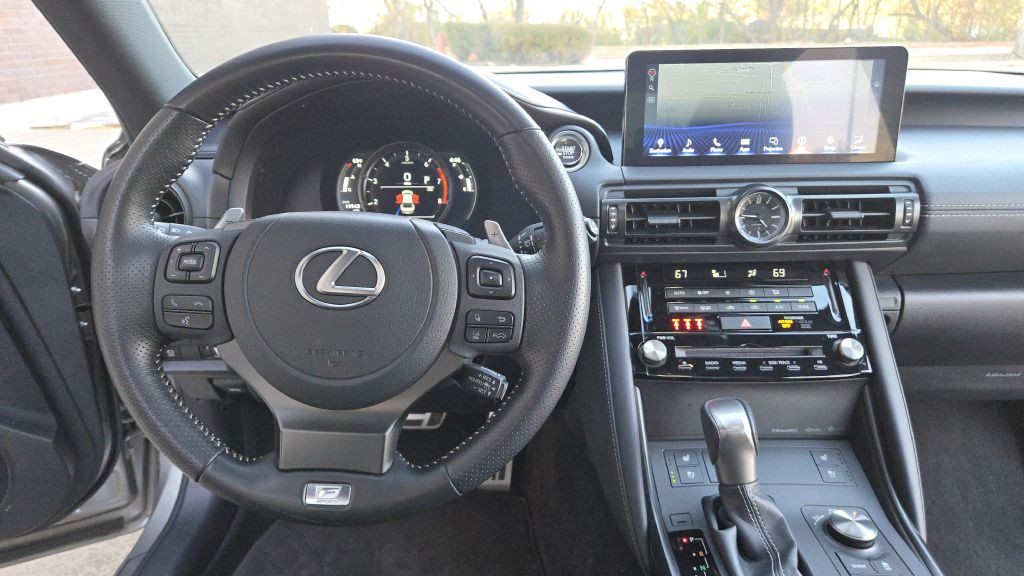 2023 Lexus IS Image 37