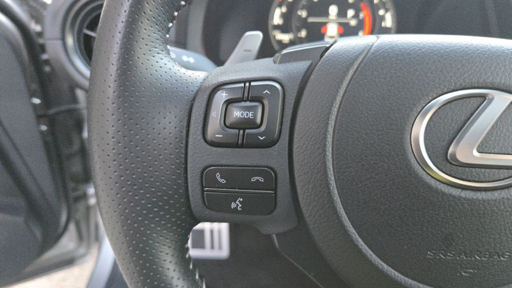 2023 Lexus IS Image 38