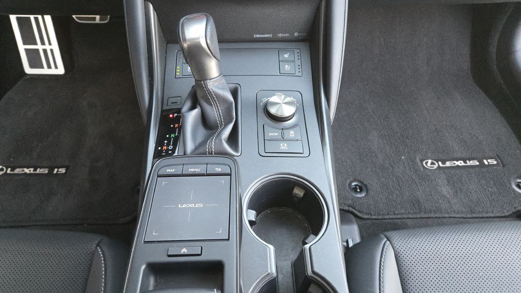2023 Lexus IS Image 47