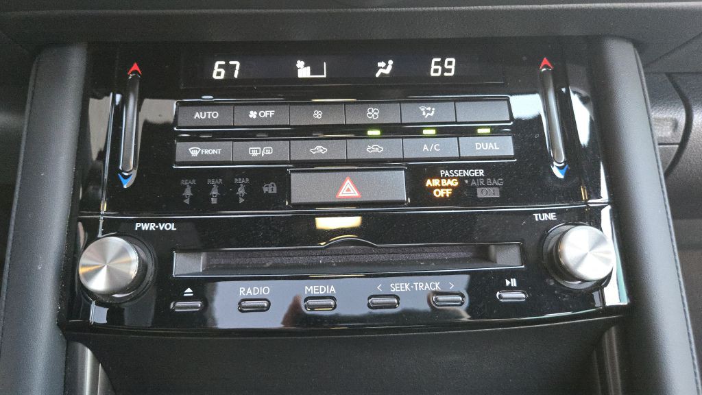 2023 Lexus IS Image 52