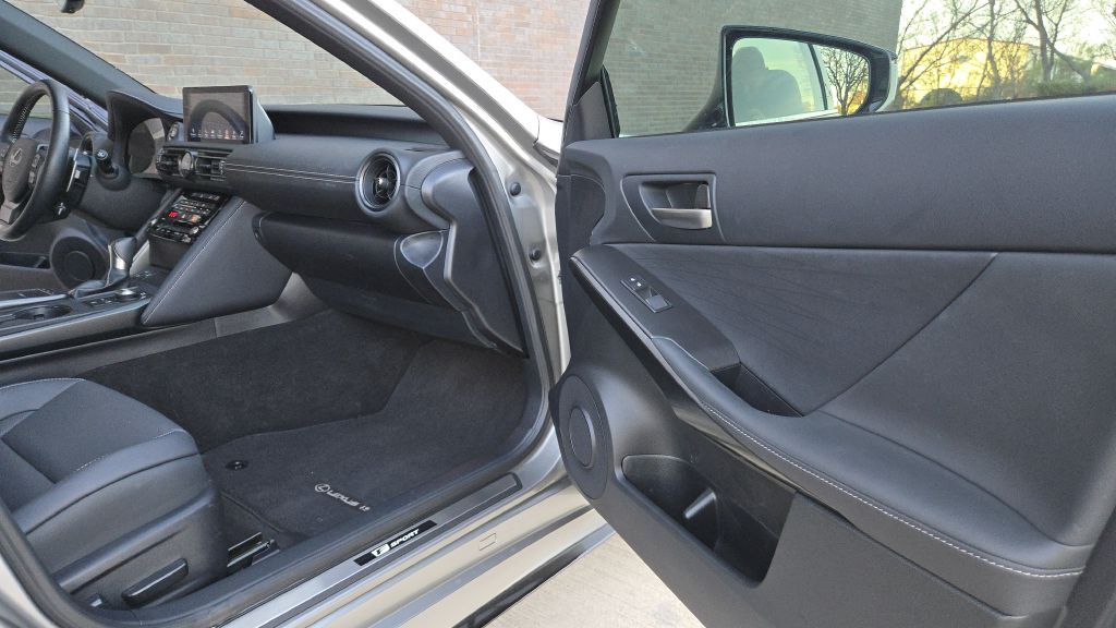 2023 Lexus IS Image 58