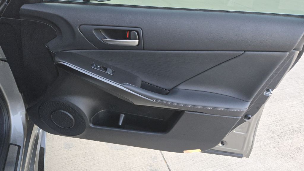 2023 Lexus IS Image 59