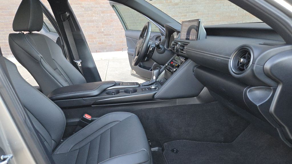 2023 Lexus IS Image 60