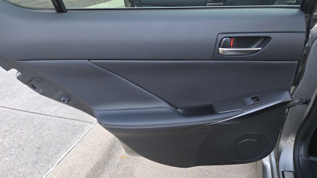 2023 Lexus IS Image 66