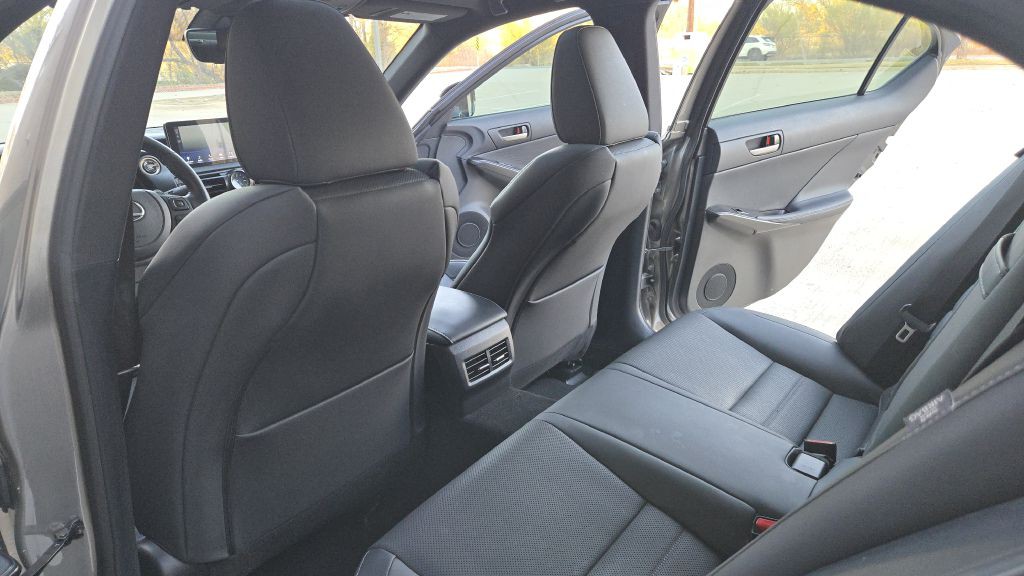 2023 Lexus IS Image 68