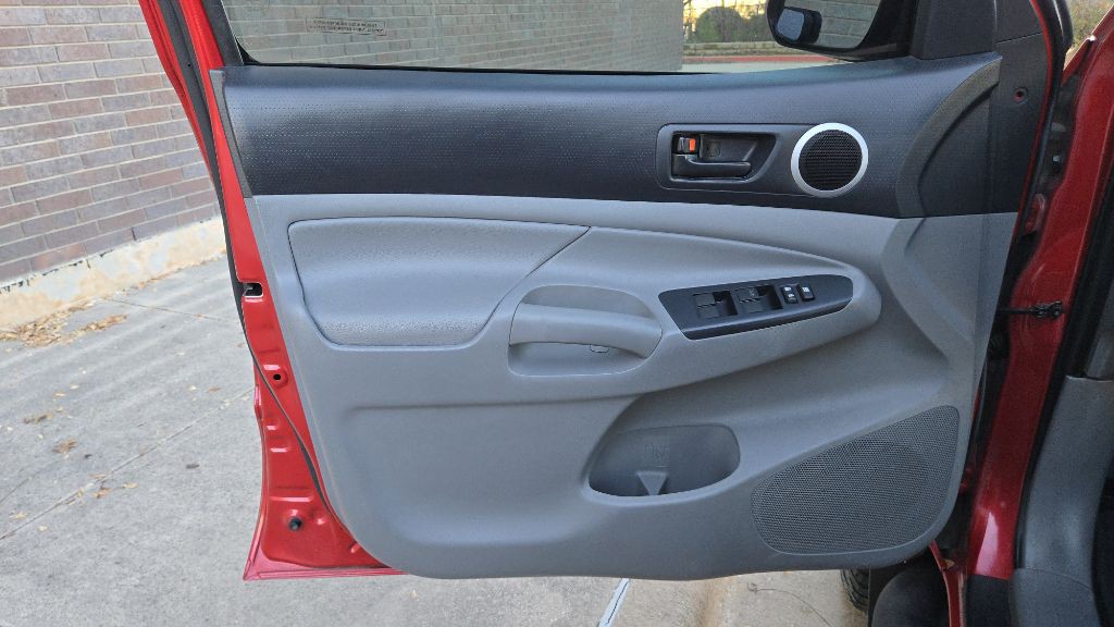 2013 Toyota Tacoma Image 25