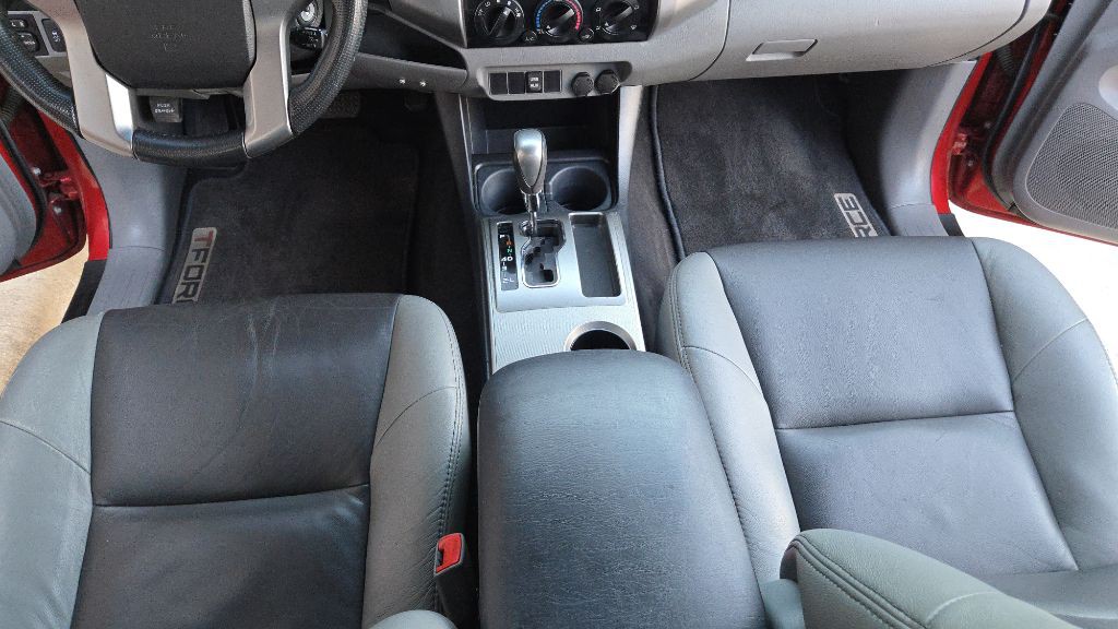 2013 Toyota Tacoma Image 38