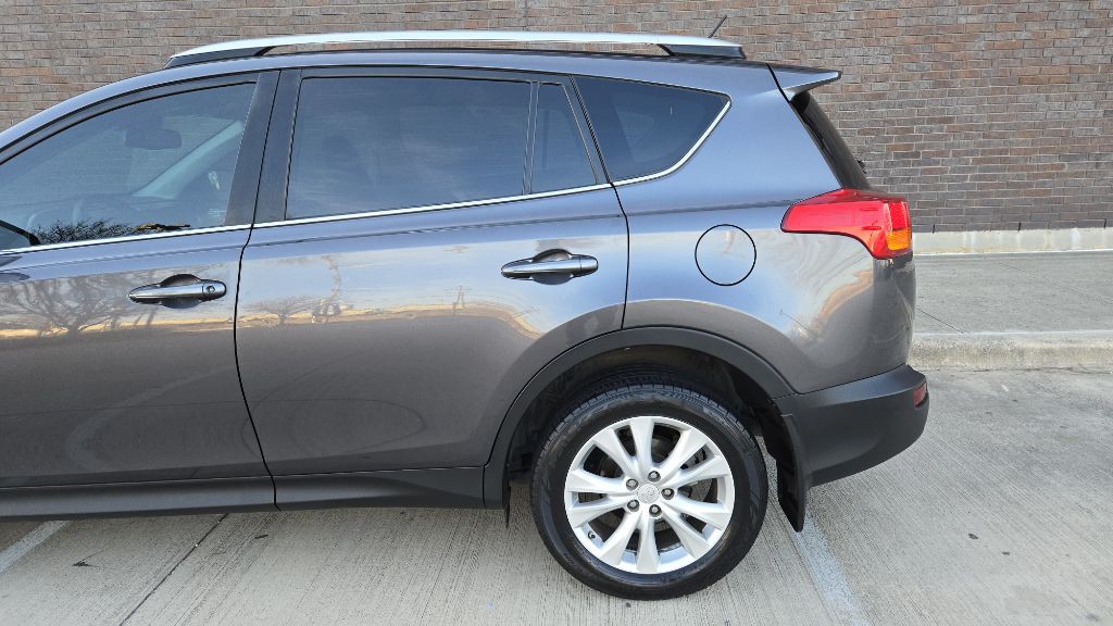 2015 Toyota Rav4 Image 16