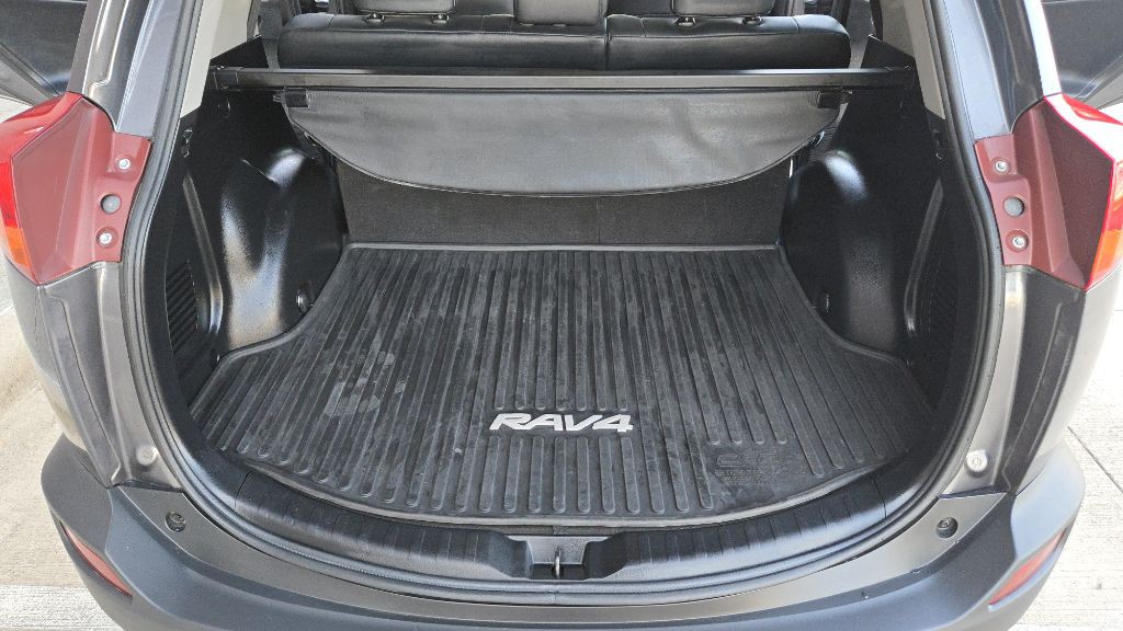 2015 Toyota Rav4 Image 21