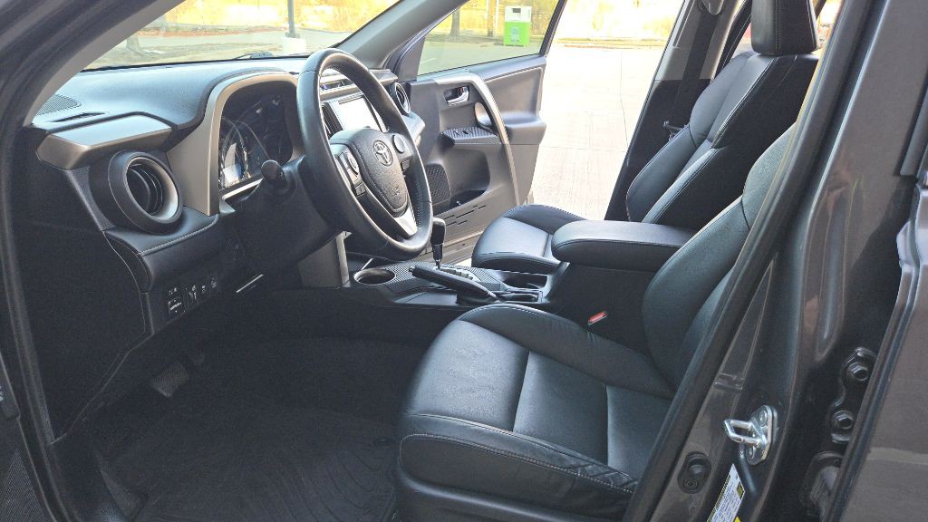 2015 Toyota Rav4 Image 28