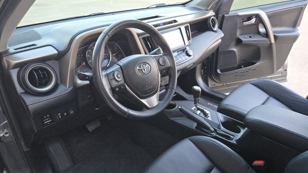 2015 Toyota Rav4 Image 31