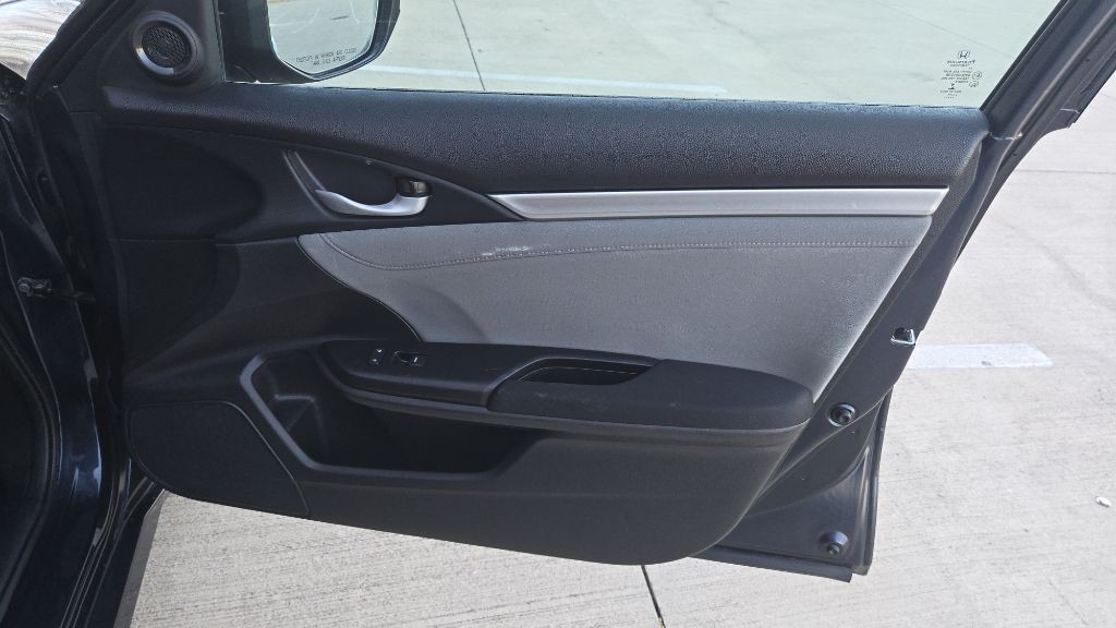 2016 Honda Civic Image 46