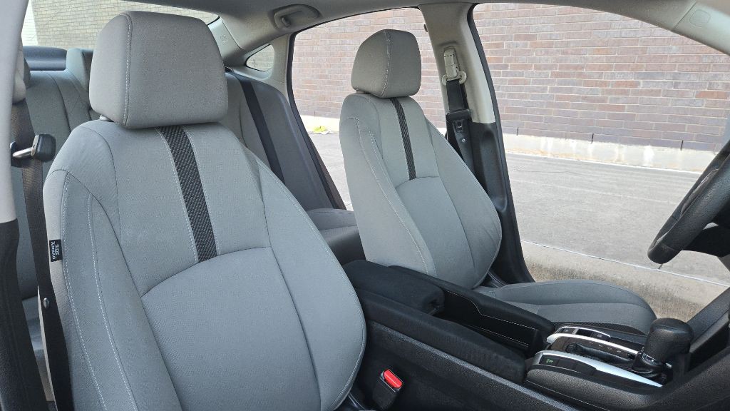 2016 Honda Civic Image 48