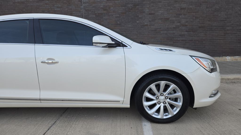 2014 Buick Lacrosse Image 9