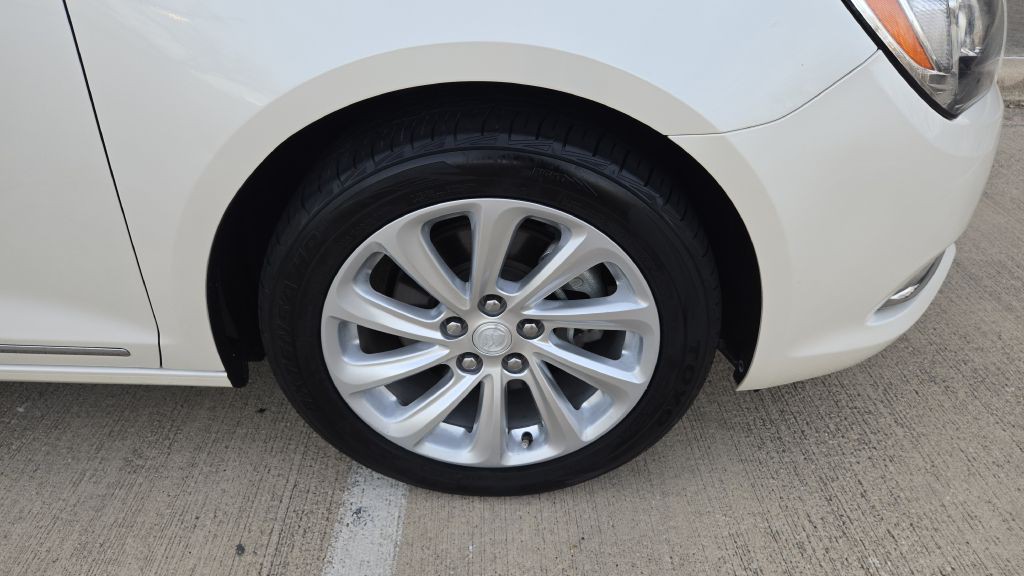 2014 Buick Lacrosse Image 10