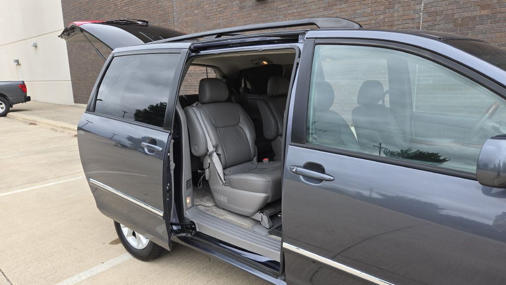 2006 Toyota Sienna Image 13