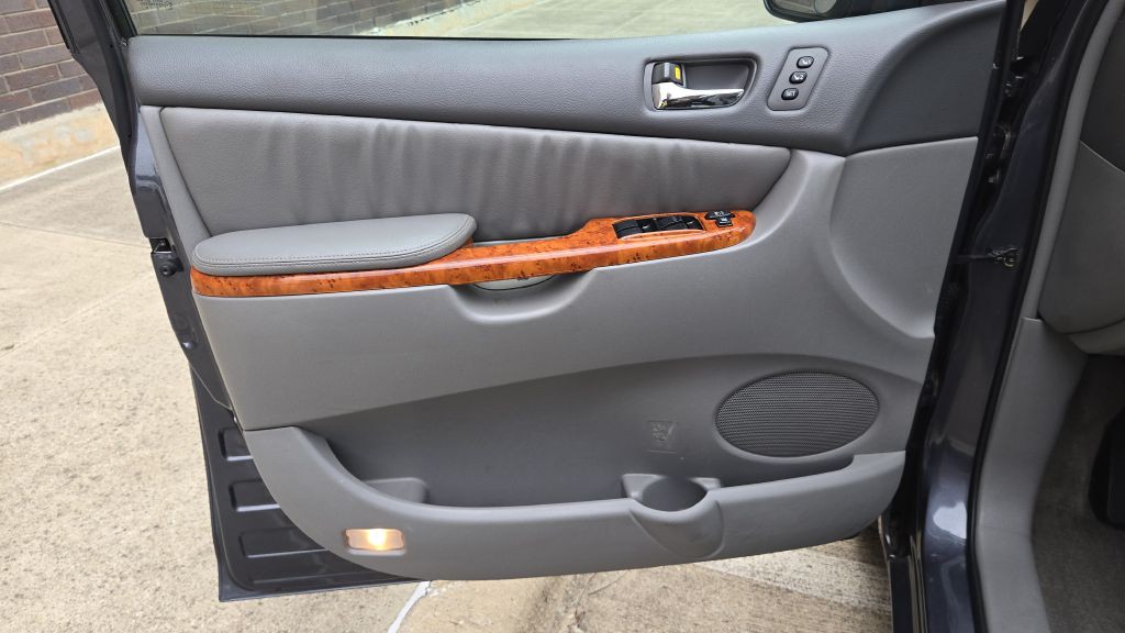 2006 Toyota Sienna Image 30